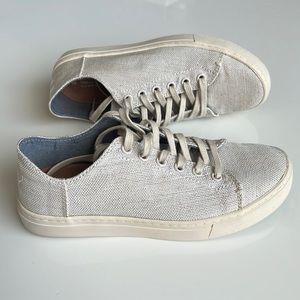New TOMS classic canvas sneaker